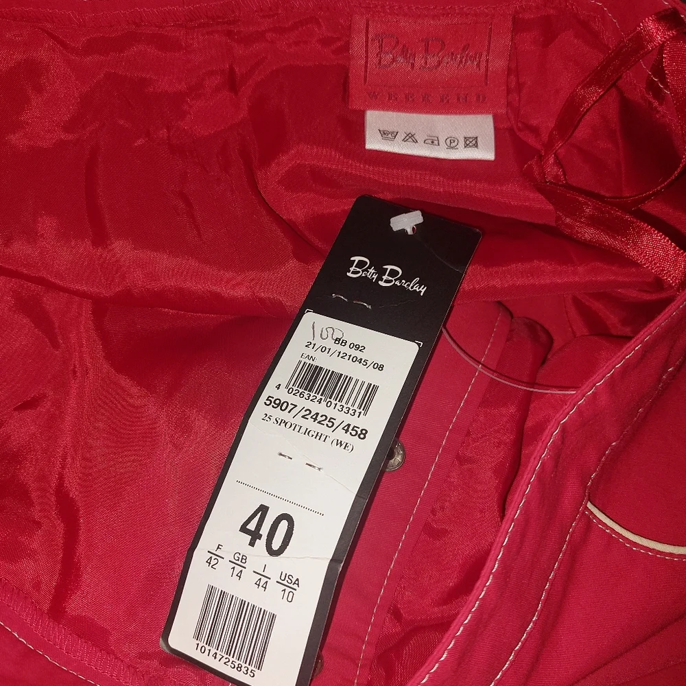 *FINAL* NWT Betty Barclay Red Button-Down Midi Skirt - Picture 5 of 6